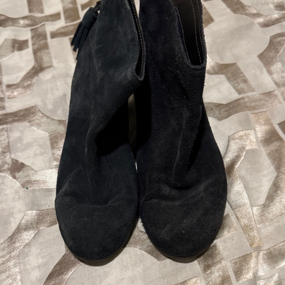 Reaction Kenneth Cole Black Suede Ankle Boots